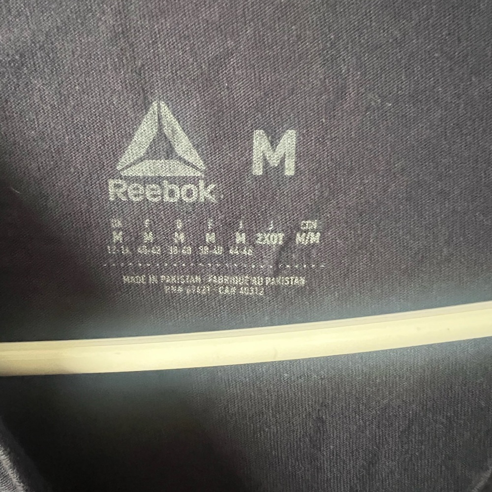 Women’s Reebok Crop-Top - Picture 2 of 5